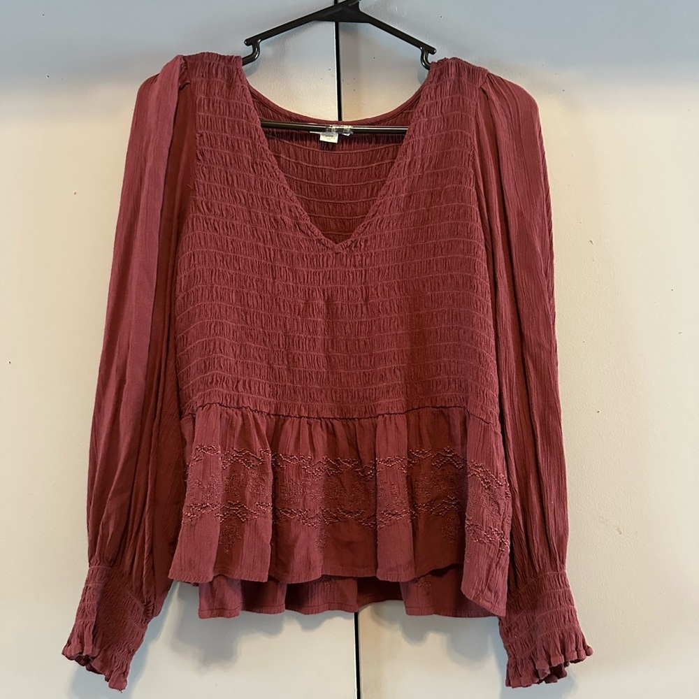 ❤️American Eagle Outfitters - Pink Smocked Peplum Blouse (Size M)